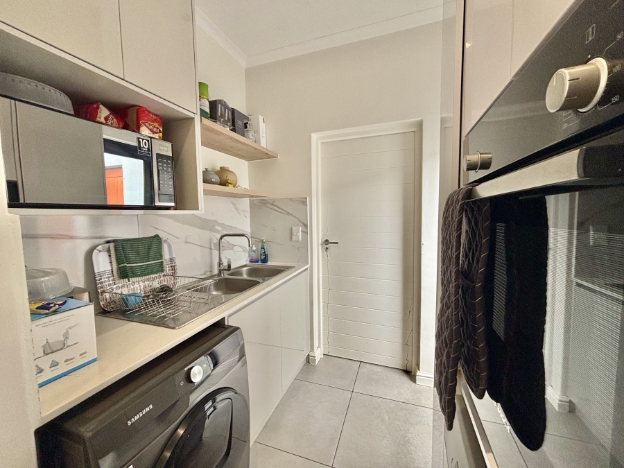 To Let 3 Bedroom Property for Rent in Sandown Western Cape